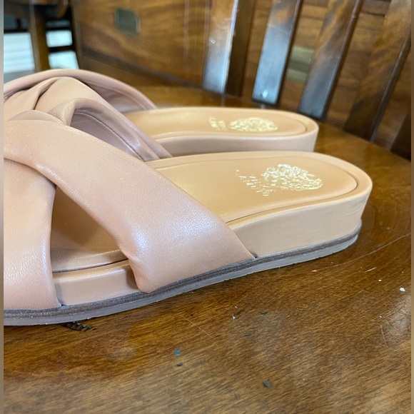 Tan Vince Camuto slides - Picture 10 of 10